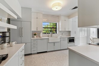 328 N Lakeside Dr in Lake Worth Beach, FL - Building Photo - Building Photo