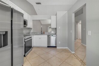 14048 St Leo Ct in Orlando, FL - Building Photo - Building Photo