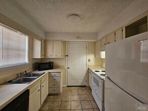 5604 Scotland Terrace in Pensacola, FL - Building Photo - Building Photo