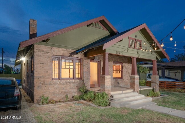 property at 1006 E McKinley St