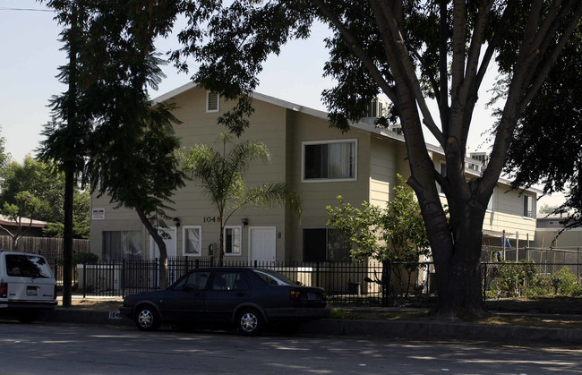 1048 S Hamilton Blvd in Pomona, CA - Foto de edificio - Building Photo