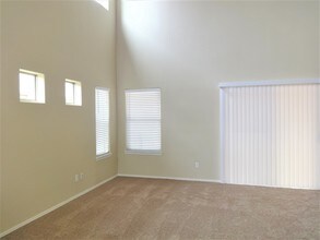 6612 W Shaw Butte Dr in Glendale, AZ - Building Photo - Building Photo