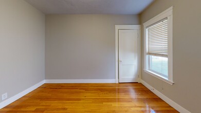 72-74 Harlow St, Unit 1 in Arlington, MA - Building Photo - Building Photo