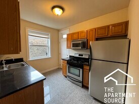 2440 N Hamlin Ave in Chicago, IL - Building Photo