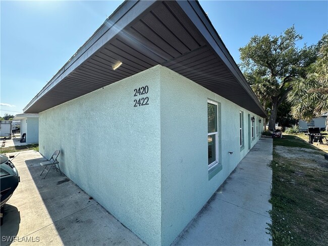 2420 Linhart Ave in Ft. Myers, FL - Building Photo - Building Photo