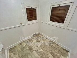 1030 E 8th St in Ada, OK - Building Photo - Building Photo