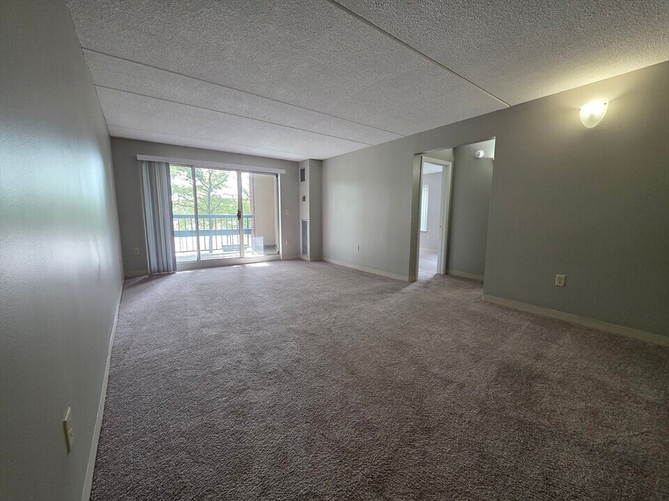 15 Harbor Point Blvd in Boston, MA - Building Photo
