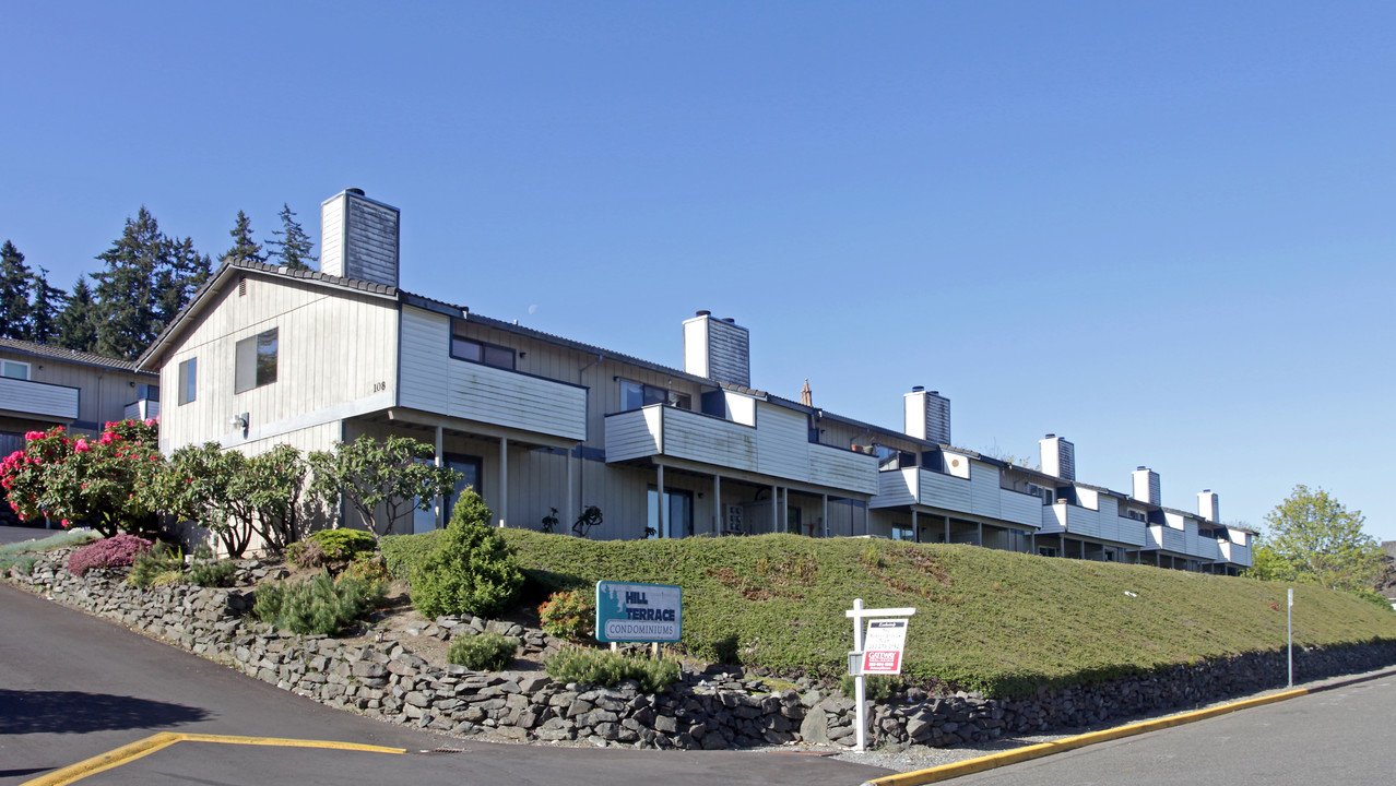 Hill Terrace in Puyallup, WA - Building Photo