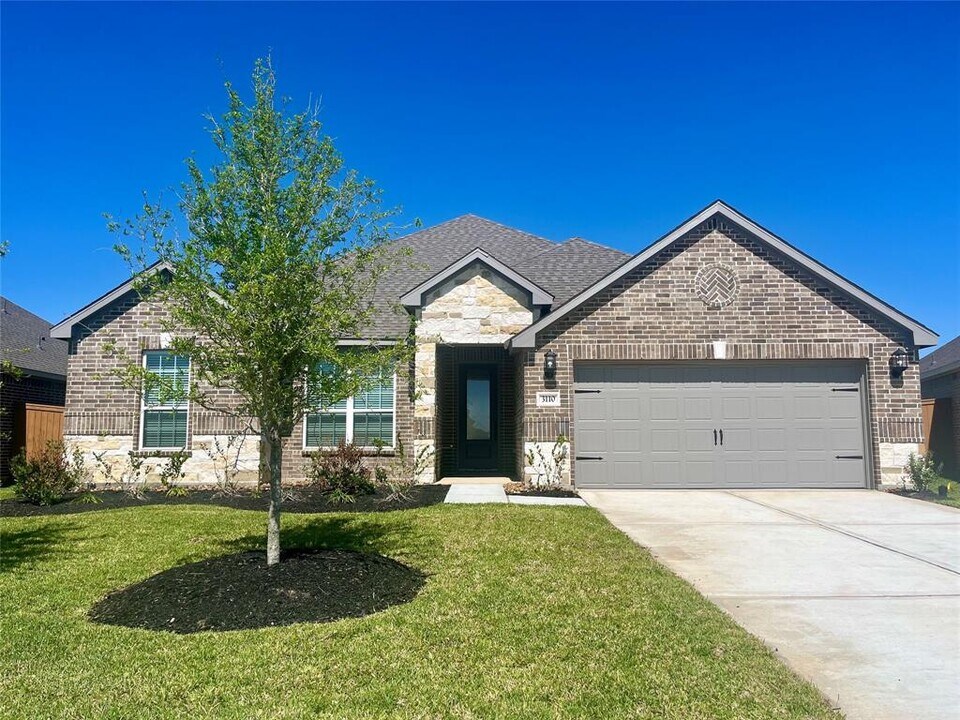 3110 Bolt Rope Dr in Santa Fe, TX - Building Photo