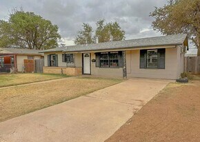 2722 E 9th St in Lubbock, TX - Building Photo