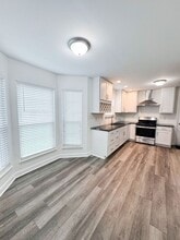 534 Stacy Weaver Dr in Fayetteville, NC - Foto de edificio - Building Photo