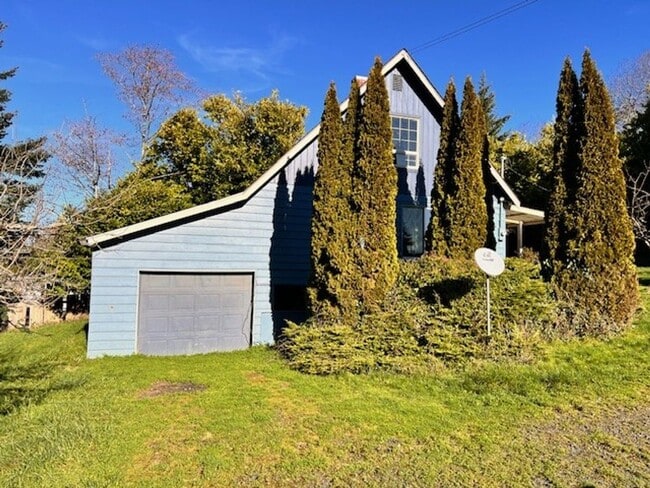 2795 N 12th St in Coos Bay, OR - Building Photo - Building Photo