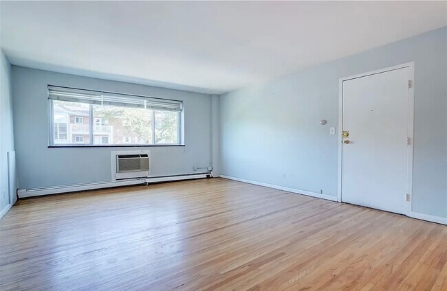 2434 East Ave in Rochester, NY - Building Photo - Building Photo