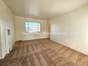 1027 E 7th St in Long Beach, CA - Building Photo - Building Photo