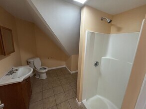 559 Main St in West Springfield, MA - Building Photo - Building Photo
