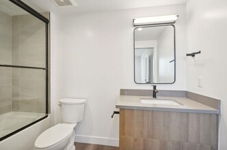IM 21 in Los Angeles, CA - Building Photo - Building Photo