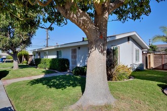 527-531 Bernard St in Costa Mesa, CA - Building Photo - Building Photo