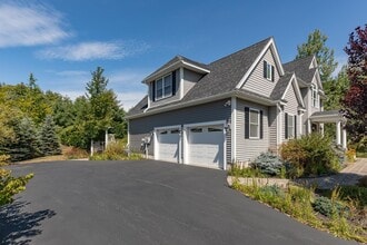 32 Olive Meadow Ln in Dover, NH - Building Photo - Building Photo