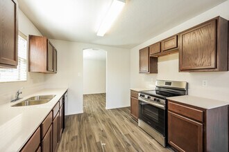 8907 Ashley Wilkes in San Antonio, TX - Building Photo - Building Photo