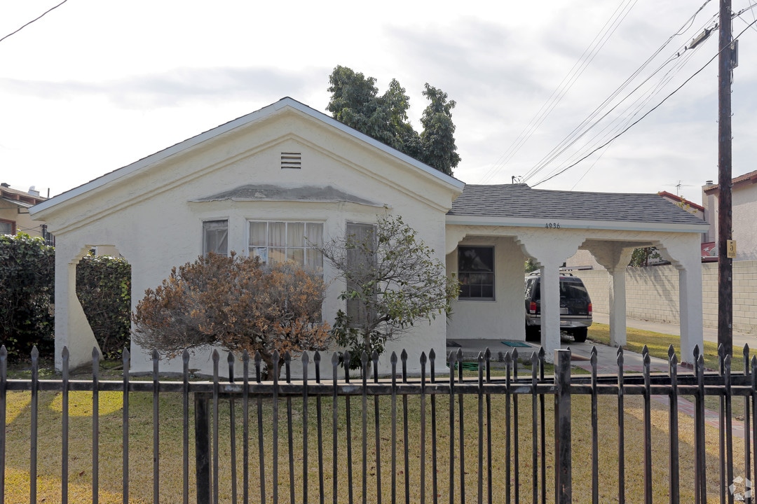 4936 Live Oak St in Cudahy, CA - Building Photo