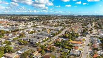 1225 W 35th St in Hialeah, FL - Building Photo