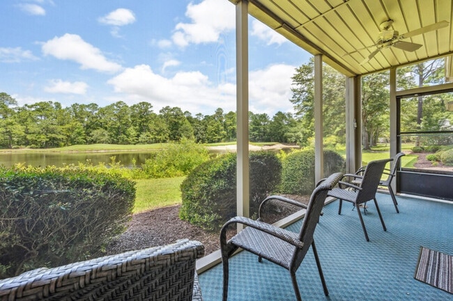 22 Greenbriar Ave in Pawleys Island, SC - Foto de edificio - Building Photo