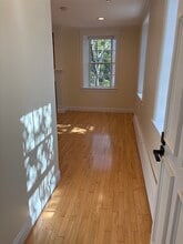 147 State St, Unit 4 in Portsmouth, NH - Building Photo - Building Photo