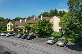 50-53 Muirfield Dr in Reading, PA - Foto de edificio - Building Photo