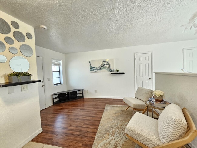 1021 SE Monterey Rd in Stuart, FL - Building Photo - Building Photo