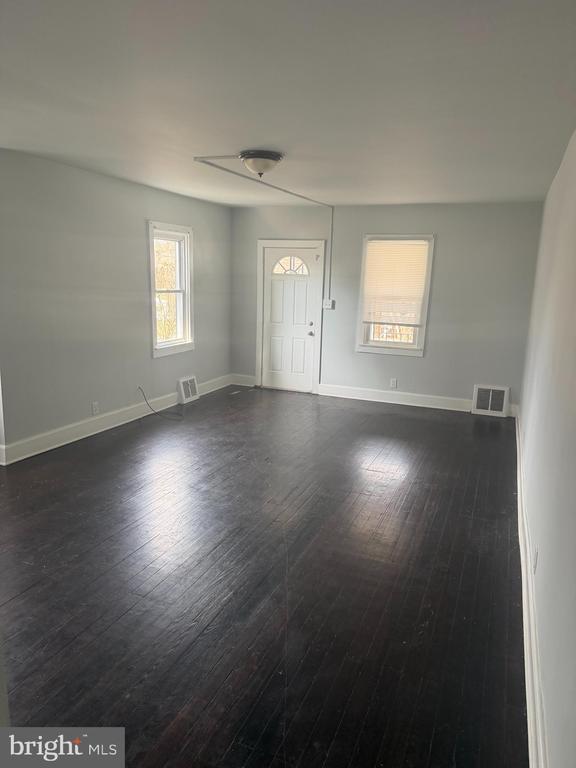 219 Johnson Ave in Linwood, PA - Building Photo - Building Photo