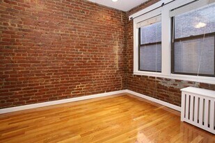 65 Burbank St, Unit #15 in Boston, MA - Building Photo