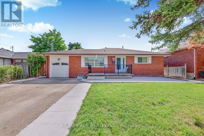 property at 19 Swanhurst Blvd