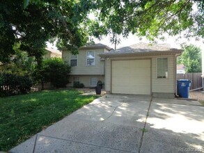 19034 E Carmel Cir in Aurora, CO - Building Photo - Building Photo
