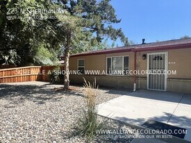 223 N Sheridan Ave in Colorado Springs, CO - Building Photo