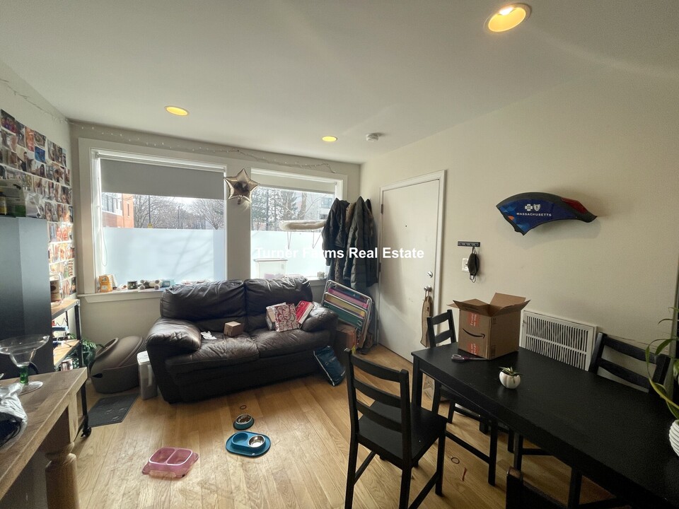 1017 Tremont St, Unit 1 in Boston, MA - Building Photo