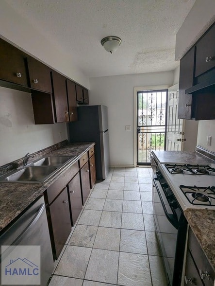 817 Lesa St in Hinesville, GA - Building Photo - Building Photo