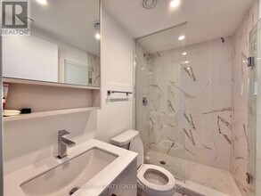 88 Queen St E in Toronto, ON - Building Photo - Building Photo