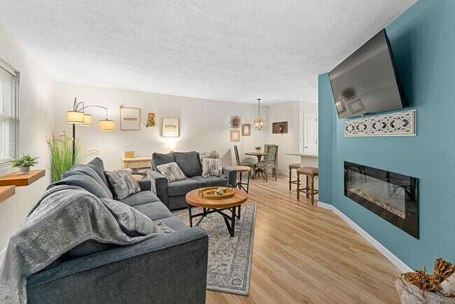 property at 1304 E Sylvan Cir