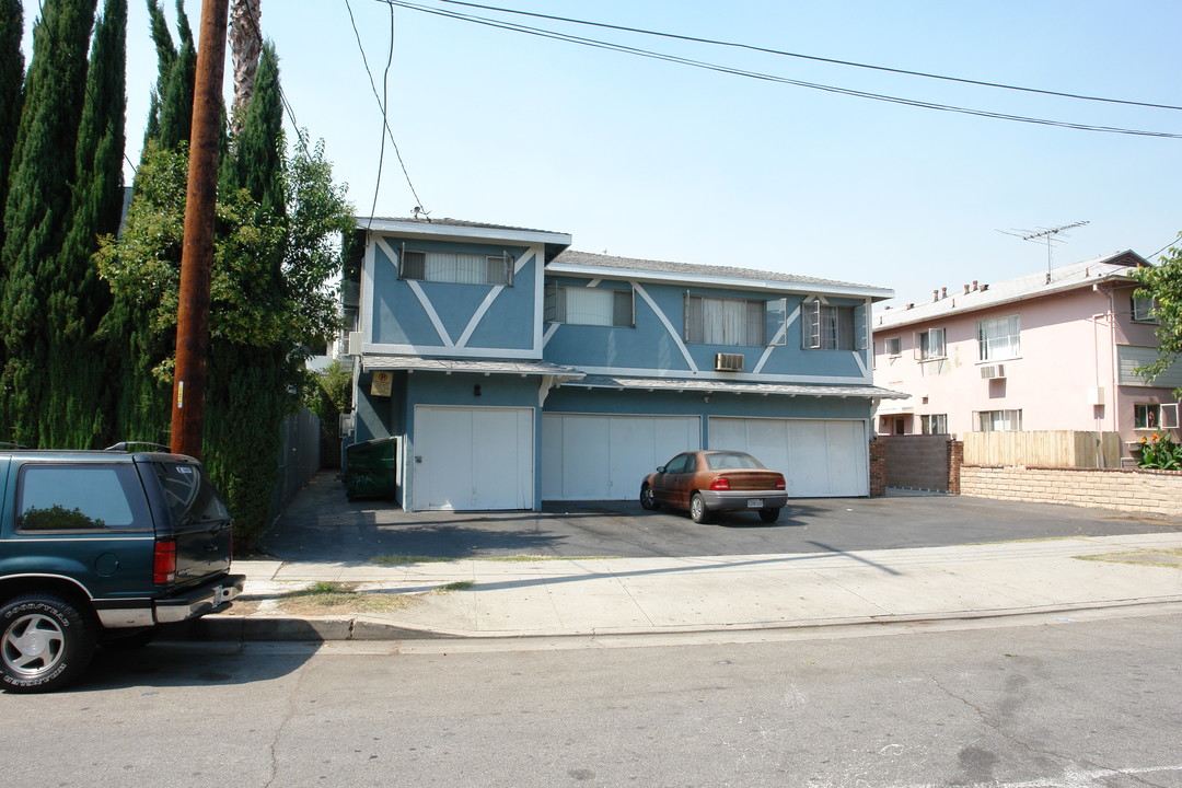 5659 Halbrent Ave in Van Nuys, CA - Building Photo