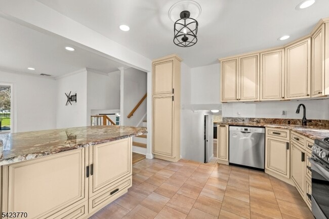 property at 27 Meadowview Rd