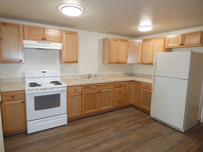 820 S Center in Port Angeles, WA - Foto de edificio - Building Photo