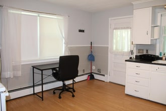 12 Brooks Ave in Lewiston, ME - Building Photo - Building Photo