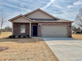 17801 Denham Cir in Athens, AL - Building Photo