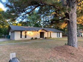 6408 Bel Air Dr in Texarkana, TX - Building Photo