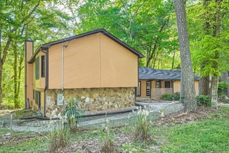 466 Raven Springs Trail in Stone Mountain, GA - Building Photo - Building Photo