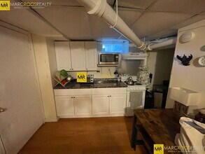 124 Academy Hill Rd, Unit 3 in Boston, MA - Foto de edificio - Building Photo