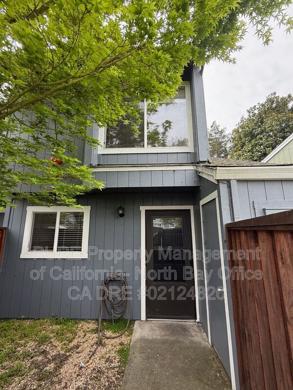 property at 687 Racquet Club Cir