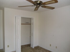 8131 Farmlea Cir in Raleigh, NC - Building Photo - Building Photo