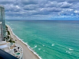 18555 Collins Ave in Sunny Isles Beach, FL - Building Photo