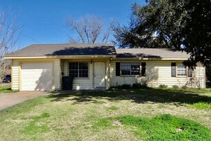 9590 Gardner St in Beaumont, TX - Building Photo